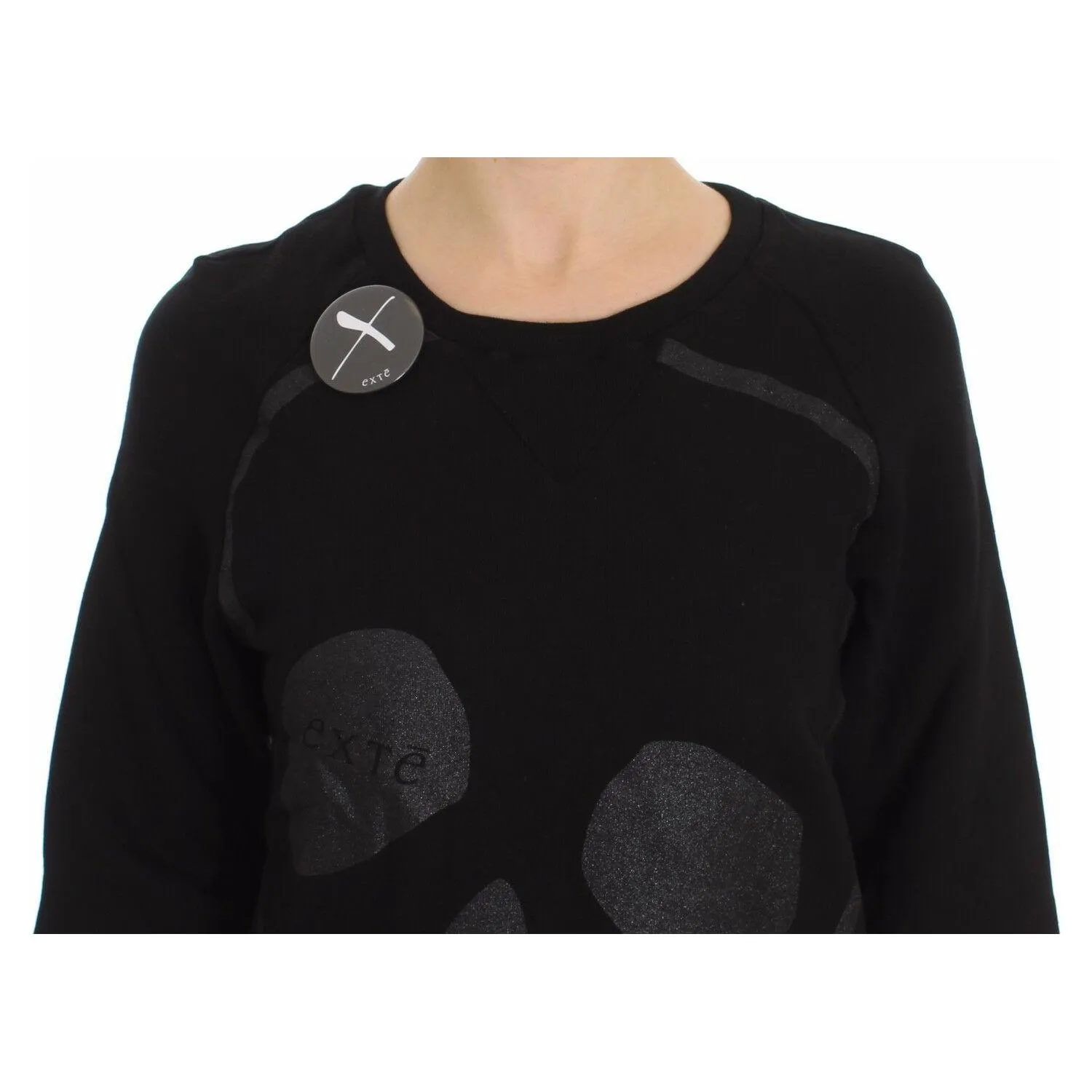 Exte Chic Skull Motif Crew-Neck Cotton Sweater