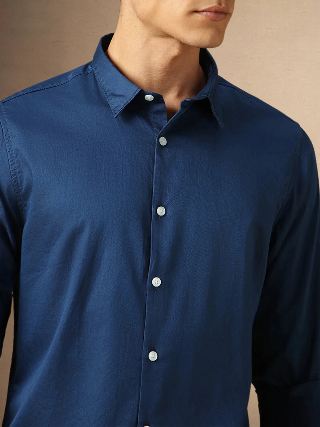 Men's Navy Solid Spread Collar Full Sleeves Casual Shirt